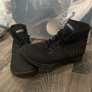 No Bull Size 8 Sneakers